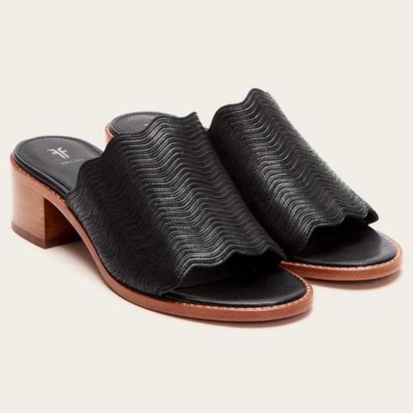 Frye Shoes - FRYE Cindy Black Leather Wave Sandals Size 10 w/Box